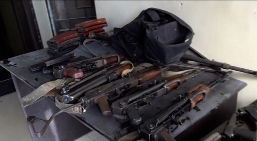 Rejim askerleri Esad'a rağmen teslim oluyor