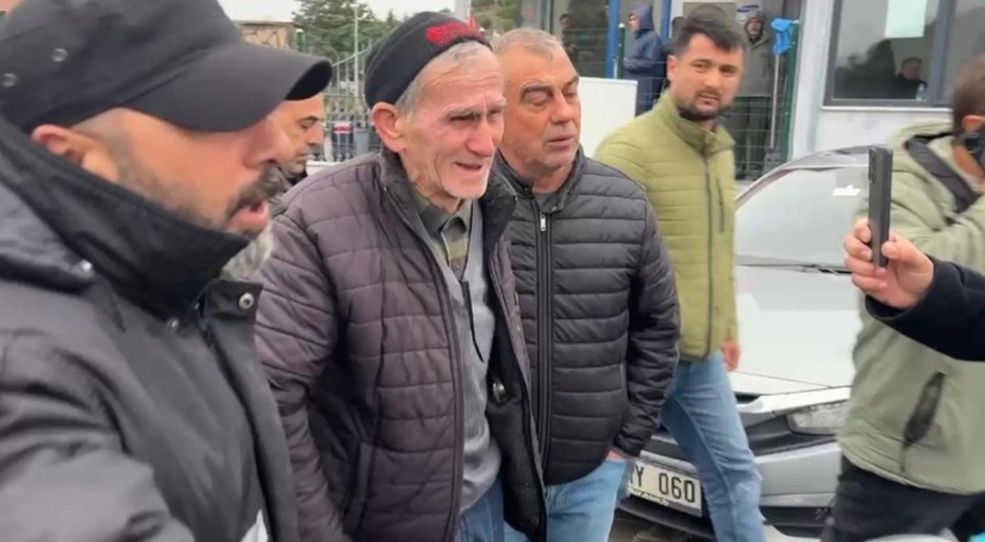 Patlama yaşanan fabrikaya aileler geldi!