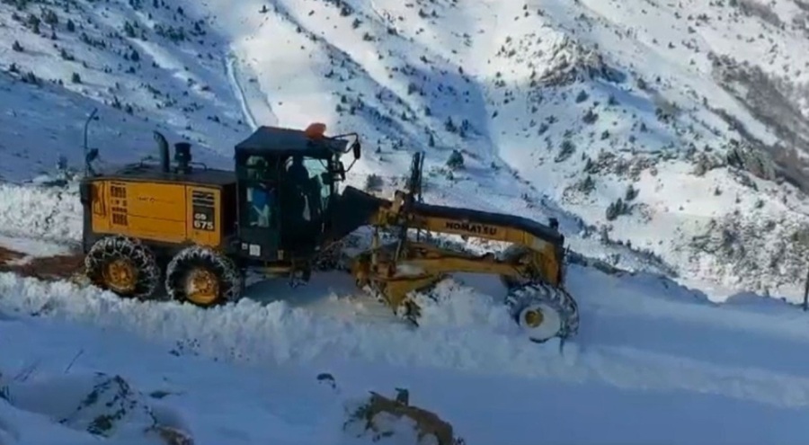 Tunceli'de yoğun kar yağışı sebebiyle 65 köy yolu ulaşıma kapandı
