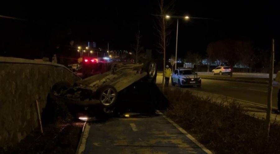 Kontrolden çıkan otomobil takla attı