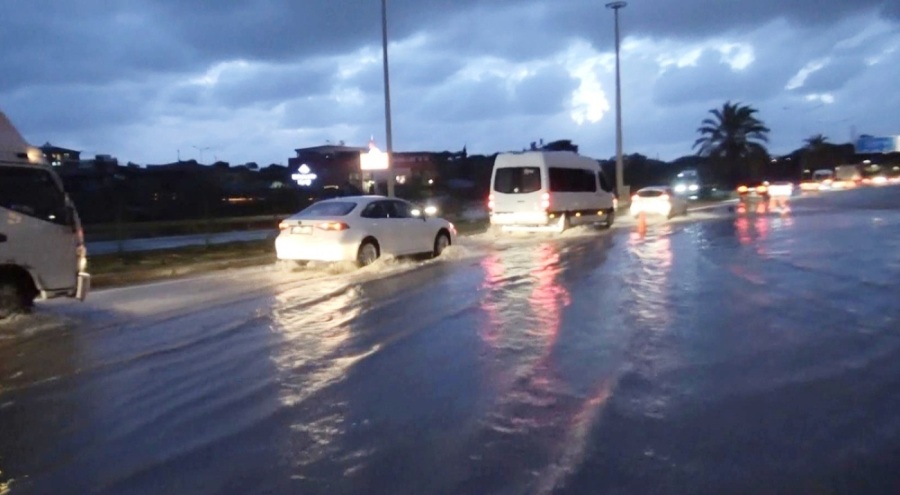 Antalya'yı sağanak vurdu