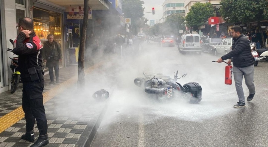 Sürekli arıza yapan yeni motosikletini ateşe verdi
