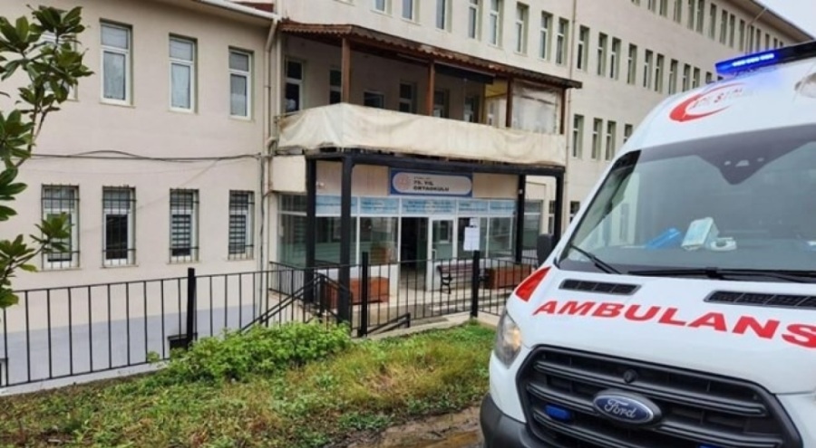 Gıda zehirlenmesi sonucu 51 öğrenci hastanelik oldu