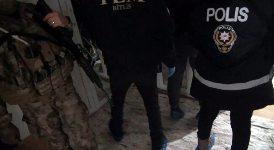 Eş zamanlı operasyon! PKK'lı teröristleri tedavi eden doktorlara gözaltı