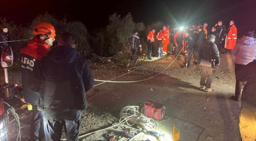 Antalya'da "falezlerden otomobil düştü" ihbarı