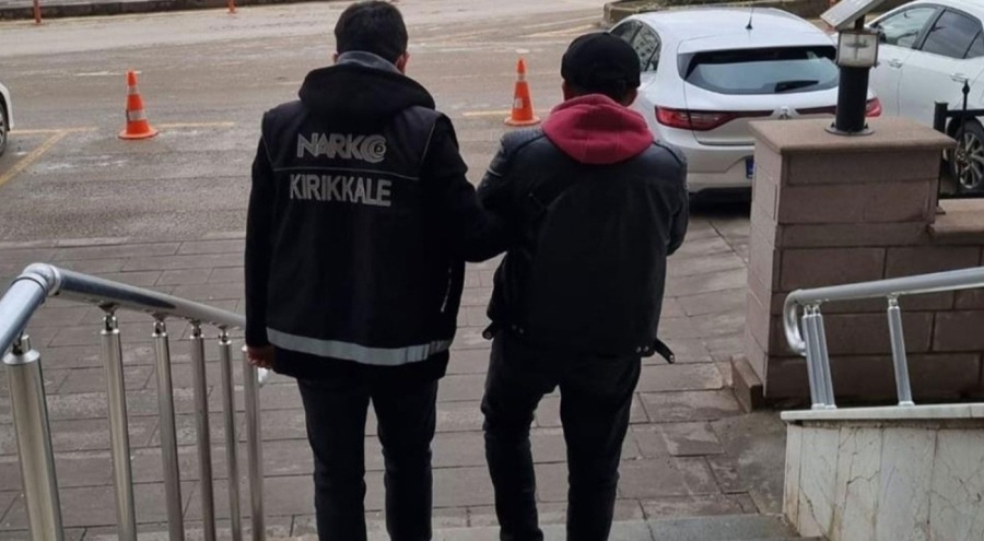 Uyuşturucu ticaretinden aranan hükümlü yakayı ele verdi