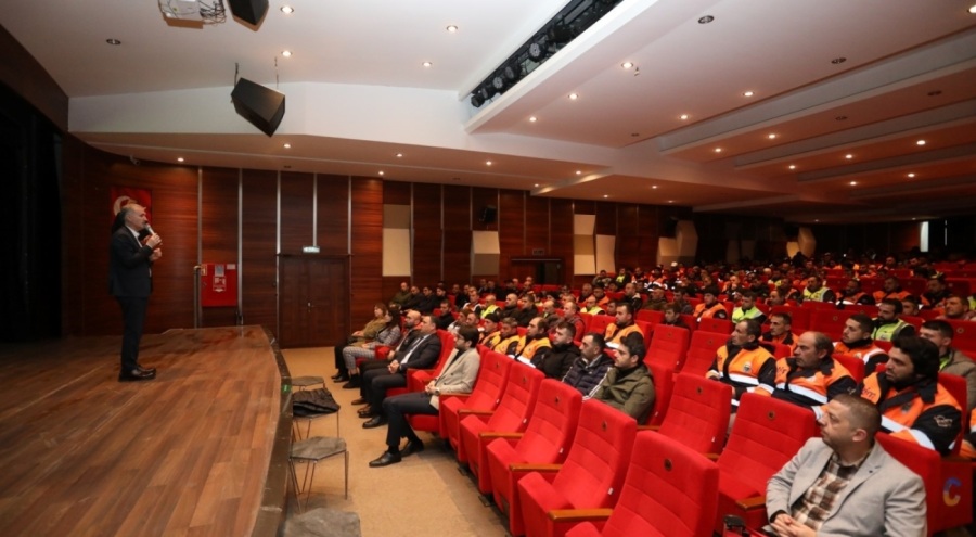 Temizlik işleri personeline yalın temelleri eğitimi verildi