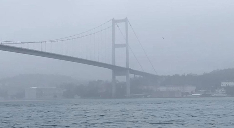 İstanbul Boğazı'nda gemi trafiği çift yönlü askıya alındı