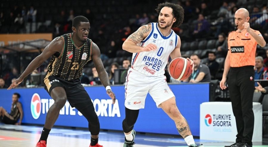 Anadolu Efes Karşıyaka'yı mağlup etti!