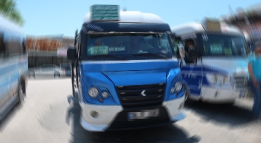 Bursa'da öğrenciler mağdur: "Minibüsler indirimli diye bizi almıyor"