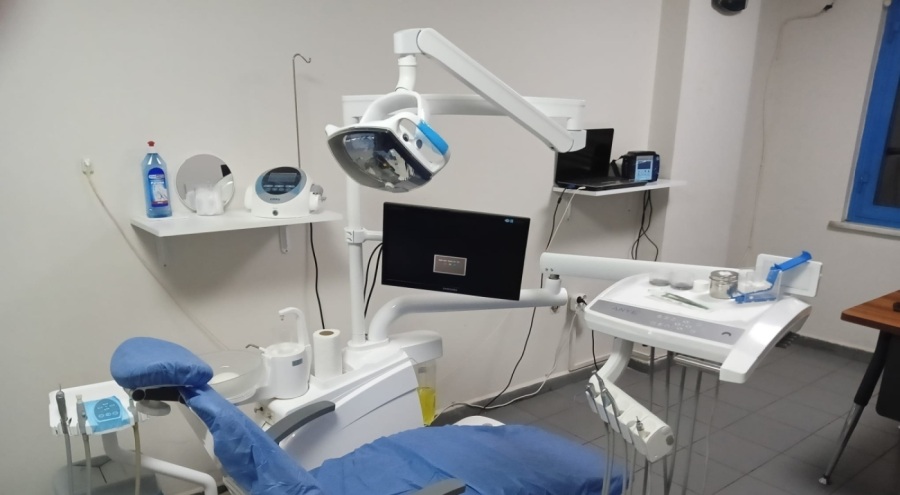 Bursa'da kaçak diş kliniğine baskın! Mühürlendi