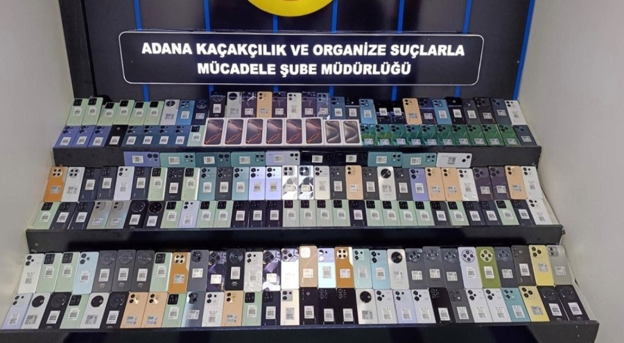 Yolcu otobüsünün motorundan milyonlarca liralık kaçak cep telefonu çıktı