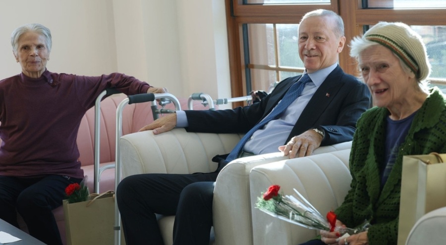Cumhurbaşkanı Erdoğan, Darülaceze sakinleriyle bir araya geldi