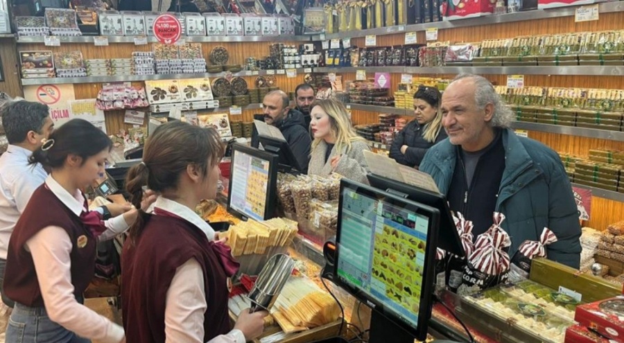 Kuruyemişçilerde yılbaşı yoğunluğu