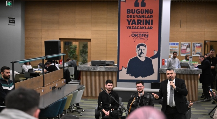 Yıldırım Belediye Başkanı Yılmaz, Mümine Şeremet Uyumayan Kütüphanesi'ndeki öğrencilerle bir araya geldi
