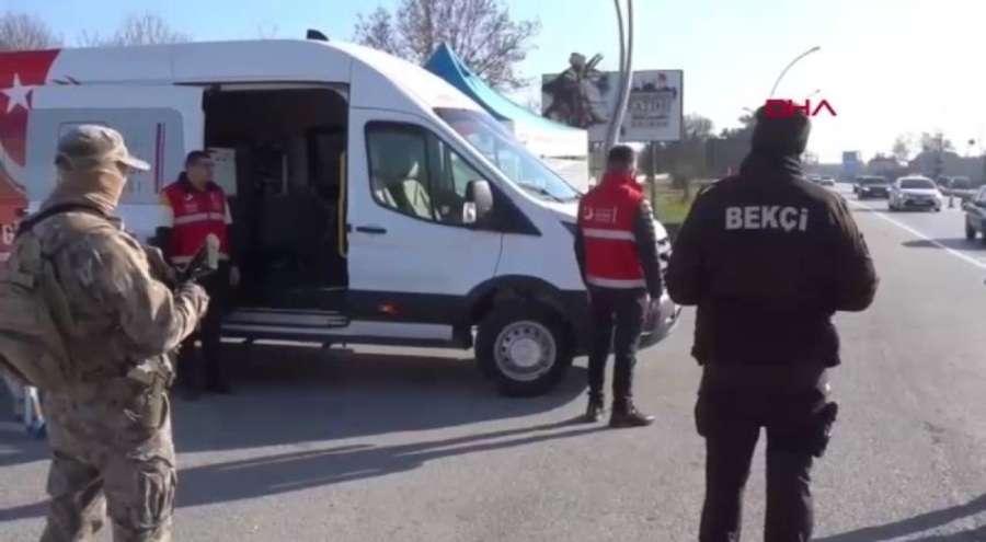 Türkiye genelinde "KALKAN-37" operasyonları! 42 göçmen kaçakçısı yakalandı