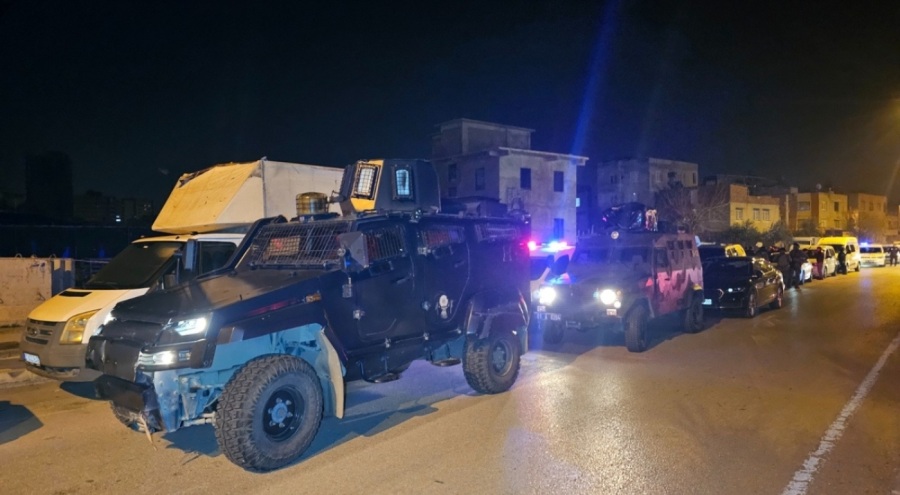 Polis merkezi inşaatına molotofla saldıran kişi vurularak yakalandı