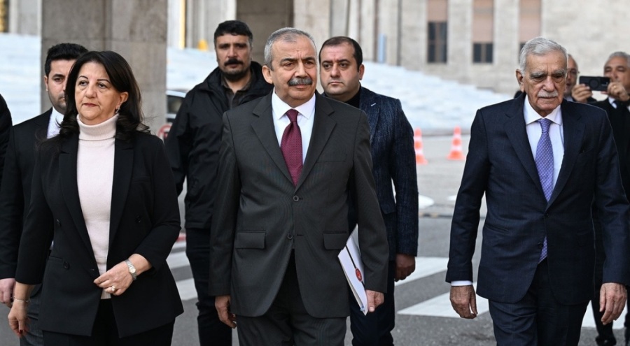 DEM Parti heyeti, pazartesi günü AK Parti ile bir araya gelecek