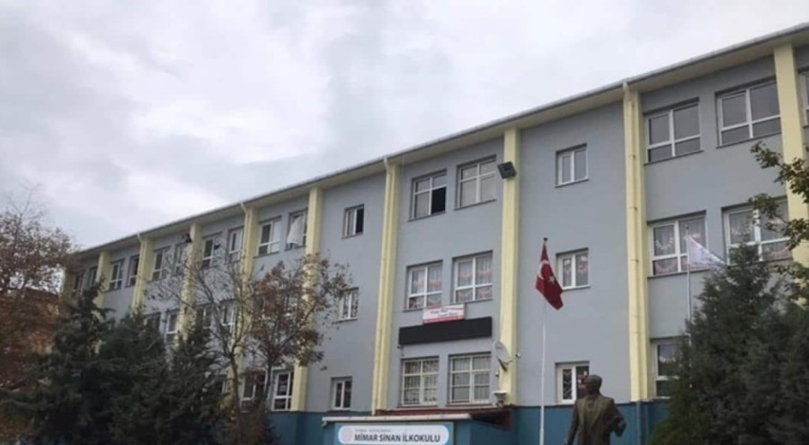 'Koku' alarmı! İki okul boşaltıldı