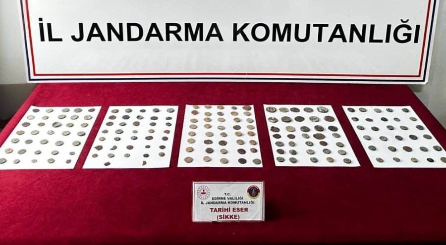 Yolcu otobüsünde 177 tarihi sikke ele geçirildi