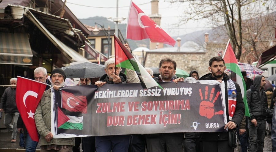 Sağlık çalışanları Filistin'e destek için yürüdü
