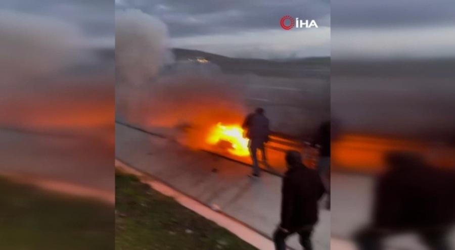 Çekicinin lastiği patlayınca yangın çıktı