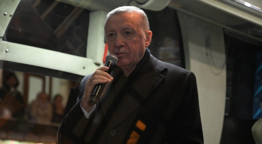 Cumhurbaşkanı Erdoğan komşusunun taziyesinde Kur'an-ı Kerim okudu