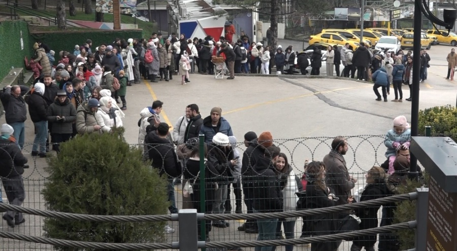 Uludağ'a çıkmak isteyenler yoğunluk oluşturdu