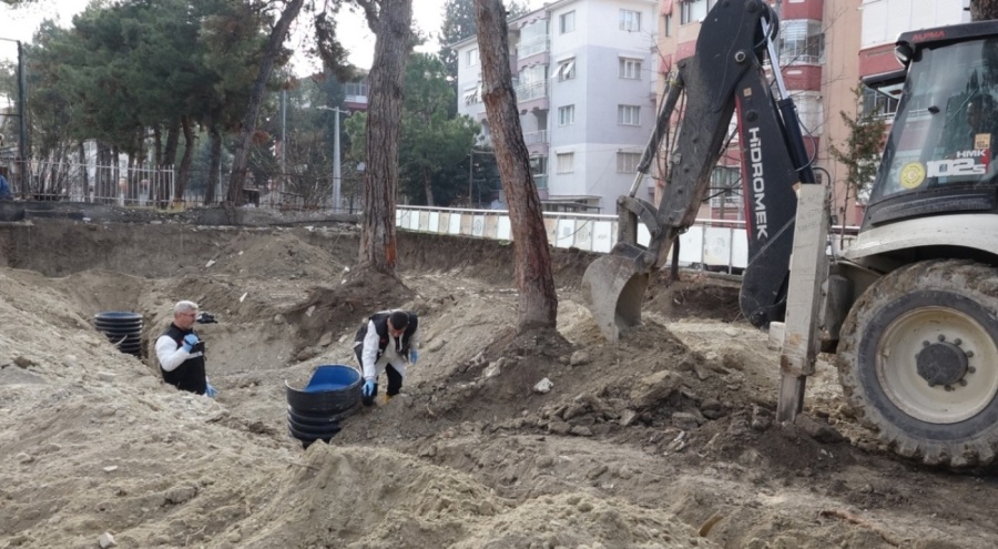 Kanalizasyon kazısında insan kemikleri bulundu
