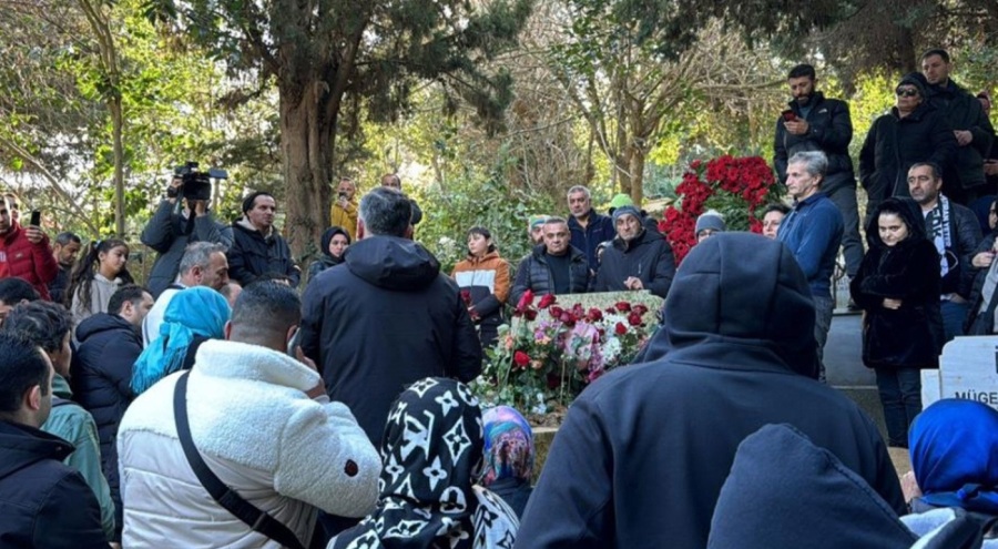 Ferdi Tayfur'un sevenleri kabrine akın etti