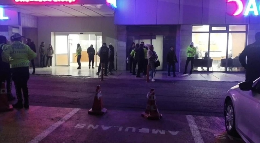 Motosikletin çarptığı polis memuru, ağır yaralandı