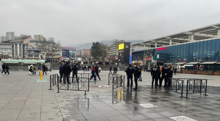 Bursa'da Kent Meydanı'nda dehşet saçan yeğen tutuklandı