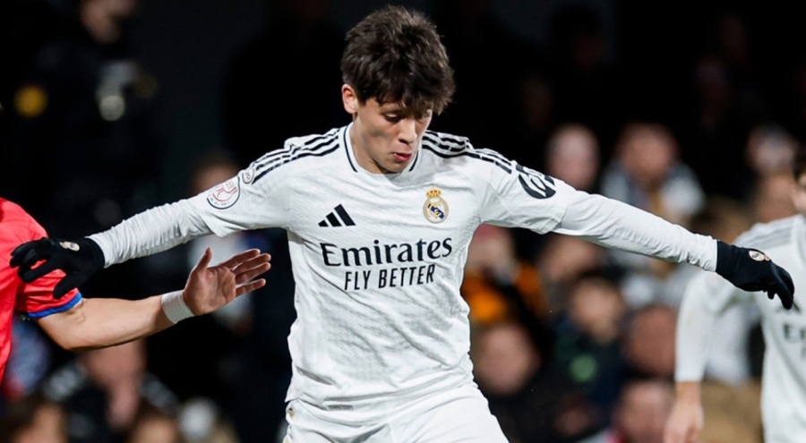 Rakip futbolcu devre arasında Arda Güler'in yanına koştu