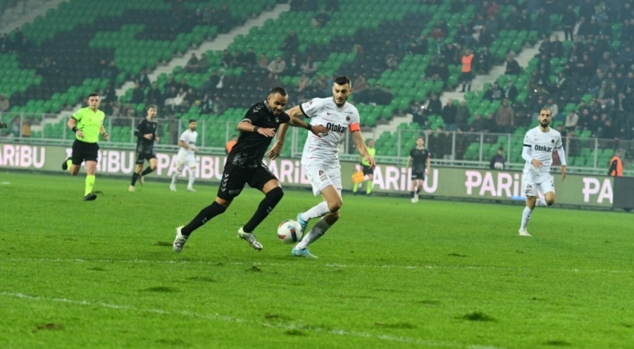 Sakaryaspor ile Gençlerbirliği karşılaşması eşitlikle tamamlandı