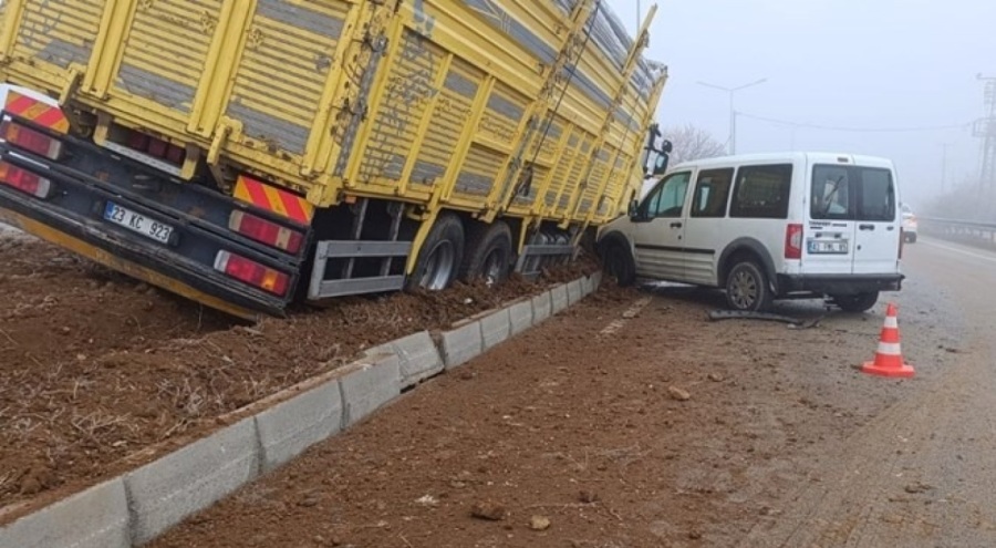 7 araçlı zincirleme kaza: 1'i ağır, 4 yaralı