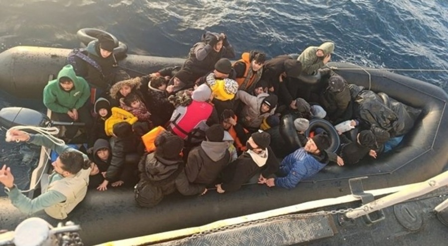 Ayvacık açıklarında 40 göçmen yakalandı