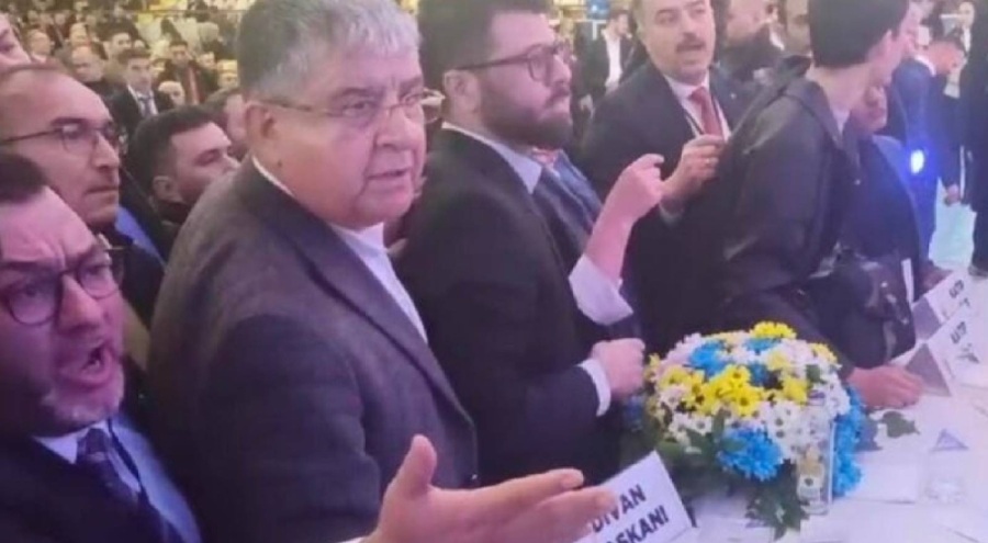 AK Parti Sivas 8. Olağan Kongresi'nde "tek liste" gerginliği