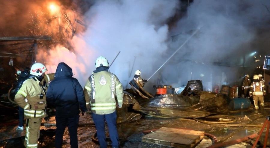 İstanbul Tuzla'daki palet fabrikasında korkutan yangın