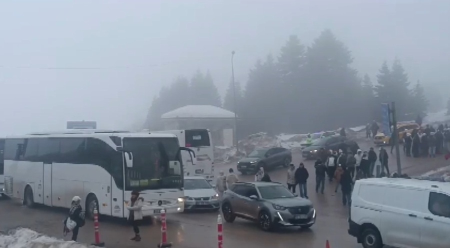 Uludağ'da otopark kaosu yaşanıyor!