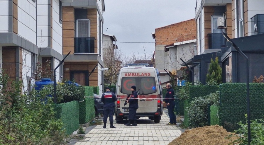 Villada dehşet! Anne ve kızı ölü, baba ise ağır yaralı bulundu