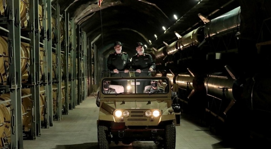 İran yeraltı füze tesisini tanıttı: "Patlamaya hazır yanardağ"