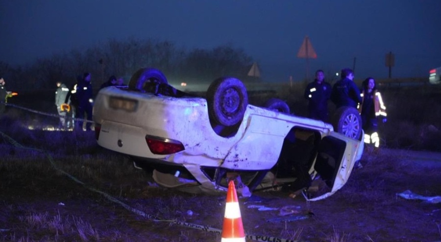 Takla atan otomobil hurdaya döndü: 1 ölü, 4 yaralı