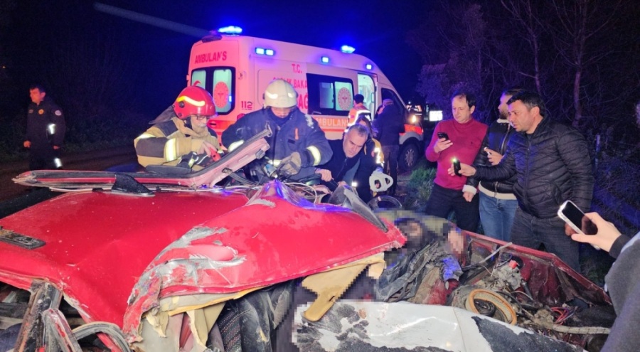 Bursa'da feci kaza! Otomobil ile tır çarpıştı: 1 kişi öldü, 2 kişi yaralandı