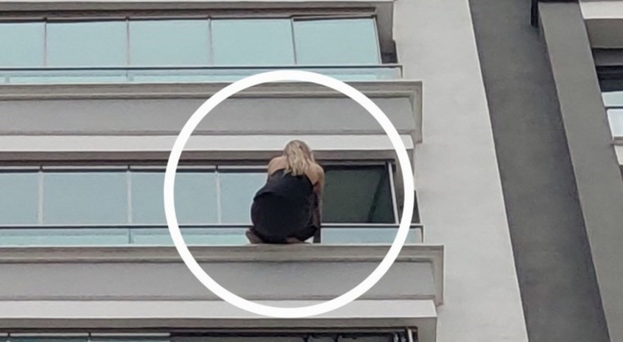 Avukat kadın, 12. katın balkonunda intihara kalkıştı