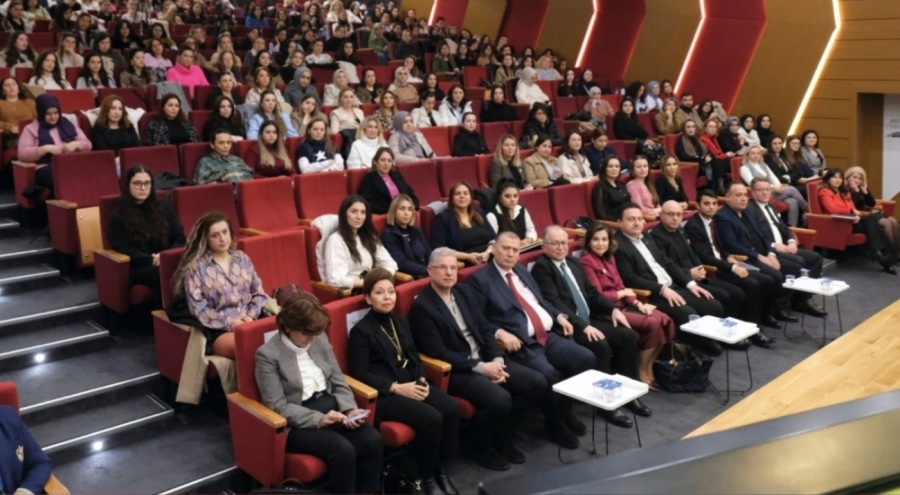 Mudanya Üniversitesi'nde yeni dünyada çocuk olmak semineri gerçekleştirildi