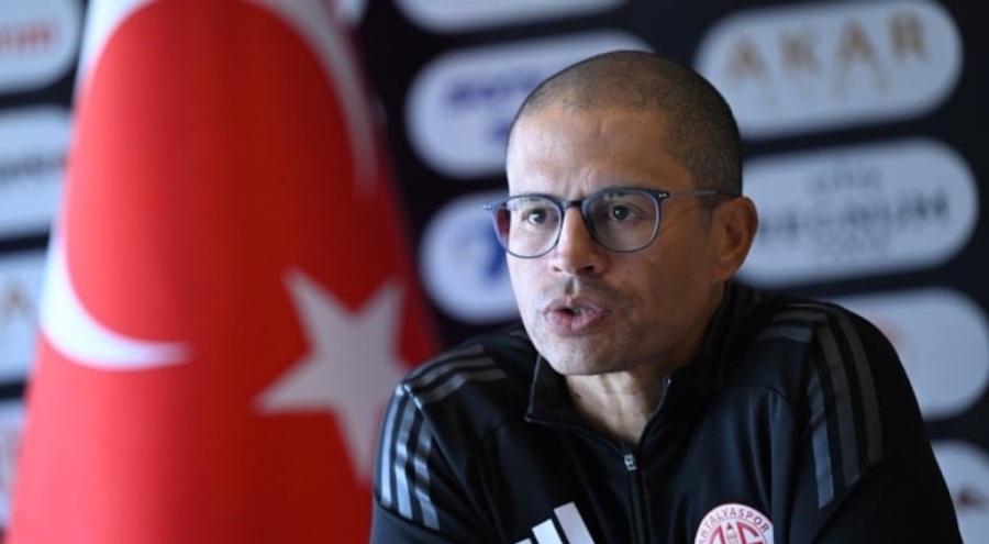 Antalyaspor'da Alex de Souza ile yollar ayrıldı!