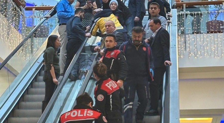 AVM'nin tavan arasından düşen işçi feci şekilde can verdi!