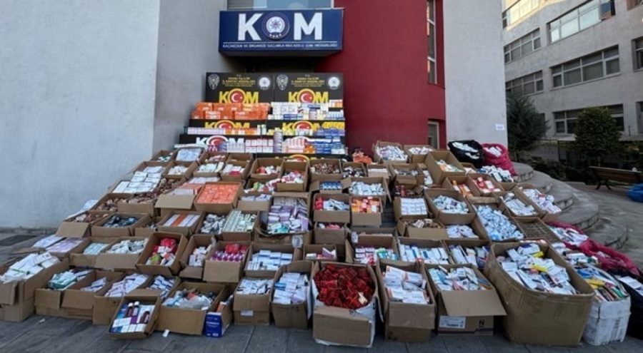 Ruhsatsız depoda binlerce ilaç bulundu