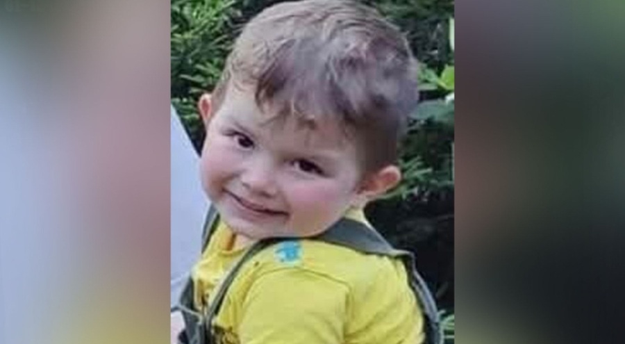 Üzerine inşaat kalıp parçası düşen minik Ömer Ali can verdi