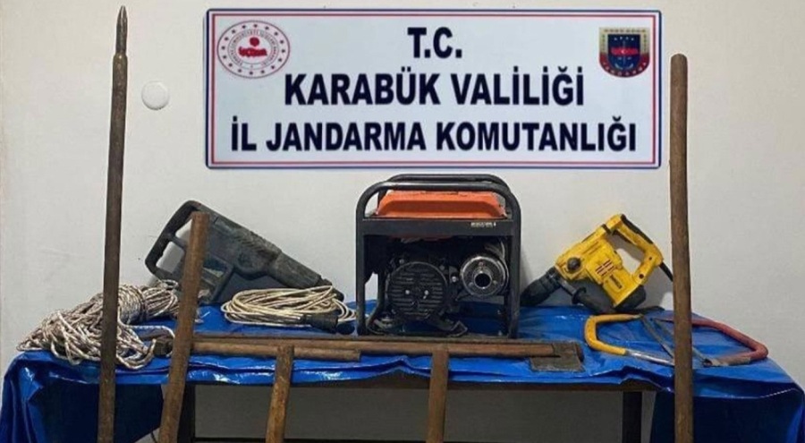 Kaçak kazı yapanlar yakayı ele verdi